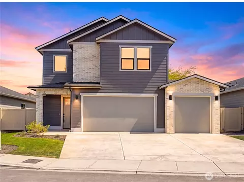 585 S Perry Ave, East Wenatchee, WA 98802
