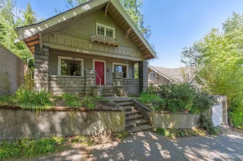 2010 NE 54th St, Seattle, WA 98105
