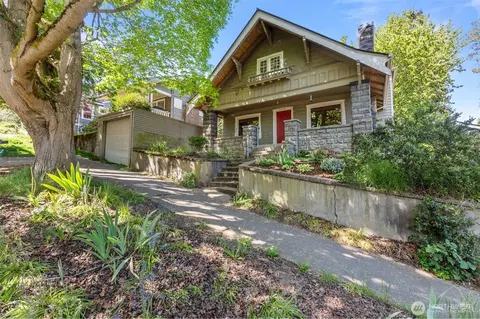 2010 NE 54th St, Seattle, WA 98105