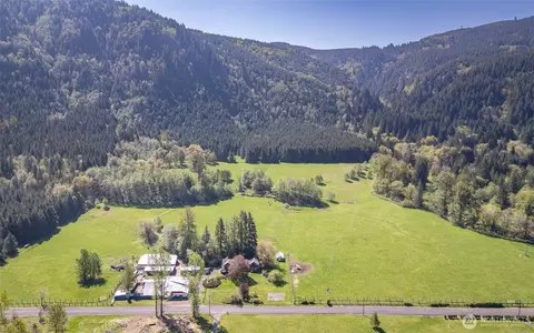 296 Dodge Rd, Morton, WA 98356