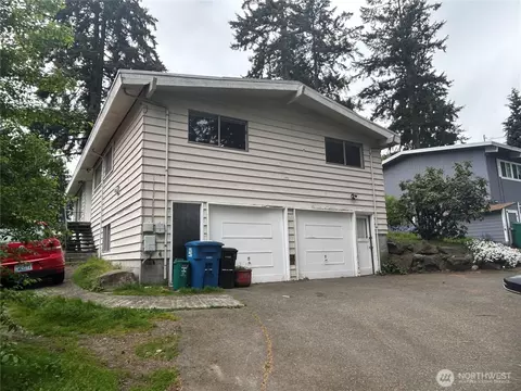 11718 5th Ave NE, Seattle, WA 98125