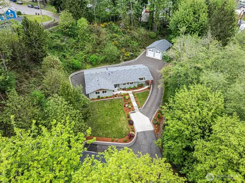1108 Olney Ave E, Port Orchard, WA 98366