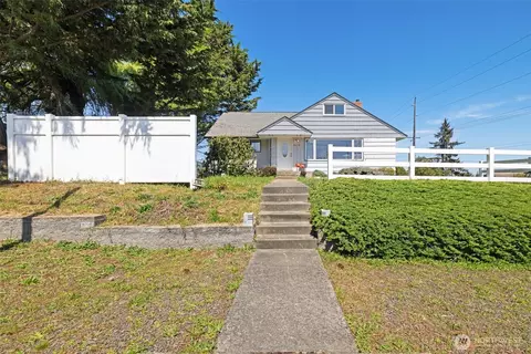 905 W 11th St, Port Angeles, WA 98363