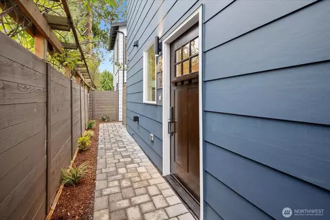 832 S Sullivan St, Seattle, WA 98108