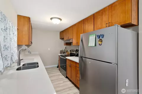 Kitchen - 206 W Marilyn Ave, Everett, WA 98204 photo 3 of 3