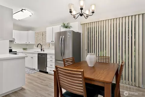 Dining - 206 W Marilyn Ave, Everett, WA 98204 photo 1 of 2