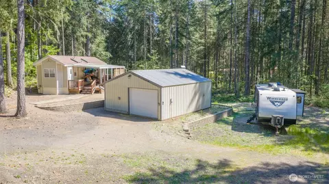 51 N Tebo Pl, Hoodsport, WA 98548