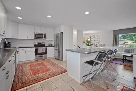 Kitchen - 913 92nd St SE, Everett, WA 98208 photo 3 of 3