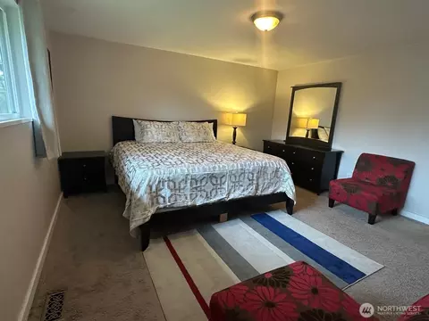 Bedroom - 913 92nd St SE, Everett, WA 98208 photo 3 of 8