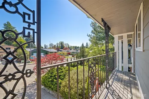 Exterior - 913 92nd St SE, Everett, WA 98208 photo 11 of 11