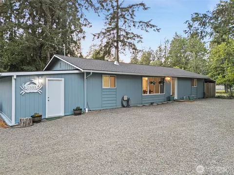 9355 Misery Point Rd NW, Seabeck, WA 98380