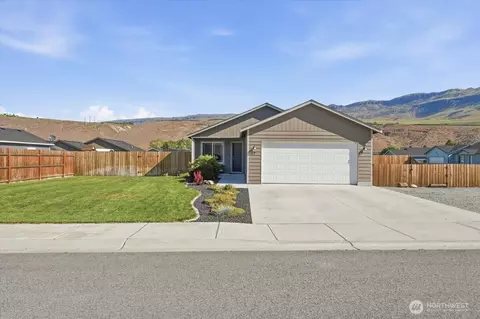 117 Island Loop Rd, Rock Island, WA 98850