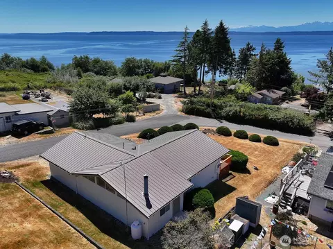 4135 Lovely Rd, Clinton, WA 98236