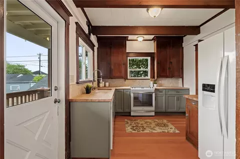 Kitchen - 2209 Wetmore Ave, Everett, WA 98201 photo 3 of 3