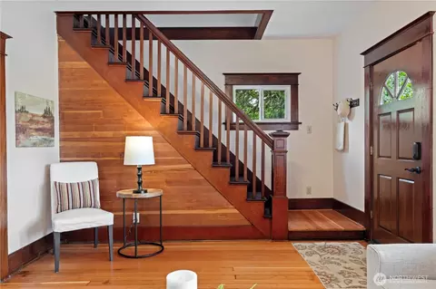 Entry Way - 2209 Wetmore Ave, Everett, WA 98201 photo 2 of 4
