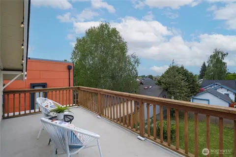 Exterior - 2209 Wetmore Ave, Everett, WA 98201 photo 4 of 8