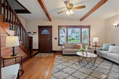 Entry Way - 2209 Wetmore Ave, Everett, WA 98201 photo 1 of 4