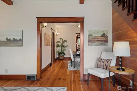 Entry Way - 2209 Wetmore Ave, Everett, WA 98201 photo 3 of 4