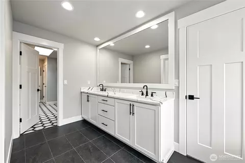 Bath - 19312 Meridian Dr SE #CW 11, Bothell, WA 98012 photo 4 of 5