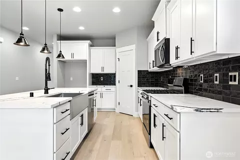 Kitchen - 19312 Meridian Dr SE #CW 11, Bothell, WA 98012 photo 2 of 2