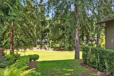 22329 NE 28th St, Sammamish, WA 98074