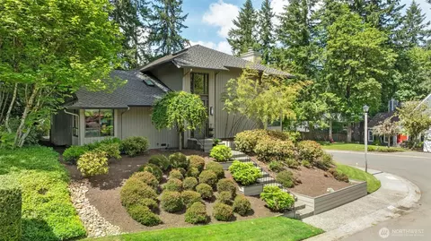 22329 NE 28th St, Sammamish, WA 98074