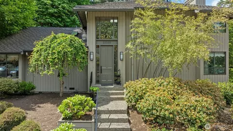 22329 NE 28th St, Sammamish, WA 98074