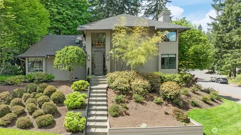 22329 NE 28th St, Sammamish, WA 98074