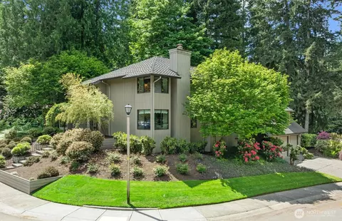 22329 NE 28th St, Sammamish, WA 98074