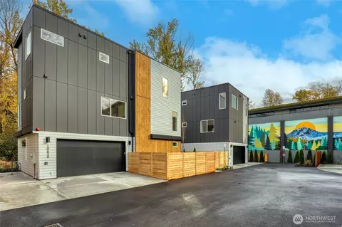Exterior - 10628 E Riverside Dr, Bothell, WA 98011 photo 3 of 6