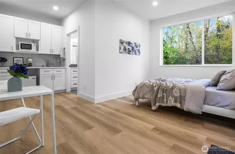 Bedroom - 10628 E Riverside Dr, Bothell, WA 98011 photo 1 of 4
