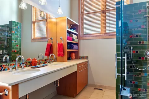 Bath - 97 Thurlow Rd, Twisp, WA 98856 photo 2 of 2
