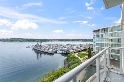 360 Washington Ave #405, Bremerton, WA 98337