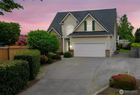 2113 12th Ave NW, Puyallup, WA 98371
