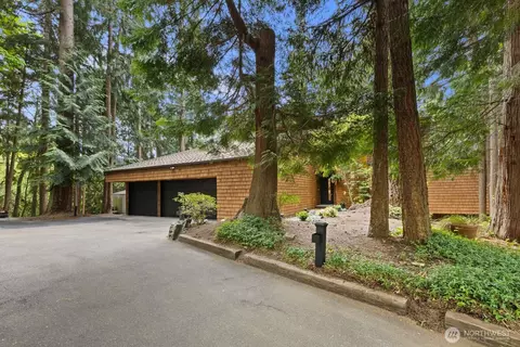 11730 Clearview Dr, Edmonds, WA 98026