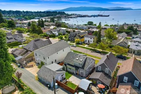 809 12th St, Bellingham, WA 98225