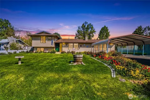 811 Ella St NE, East Wenatchee, WA 98802