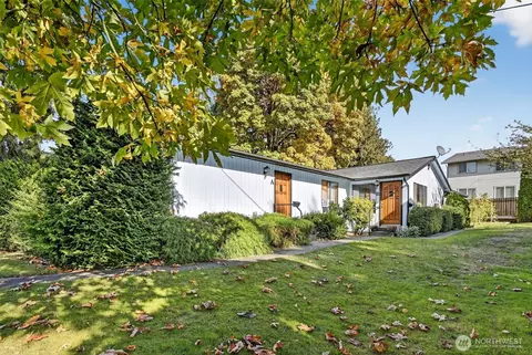 410 10th St, Lynden, WA 98264
