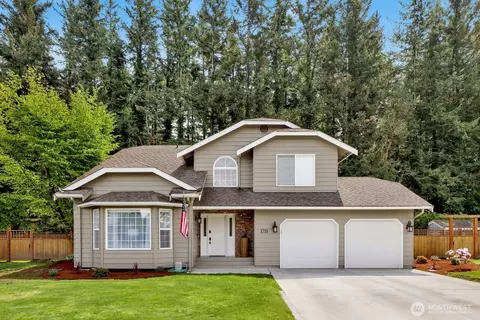 1715 Village Dr, Lynden, WA 98264