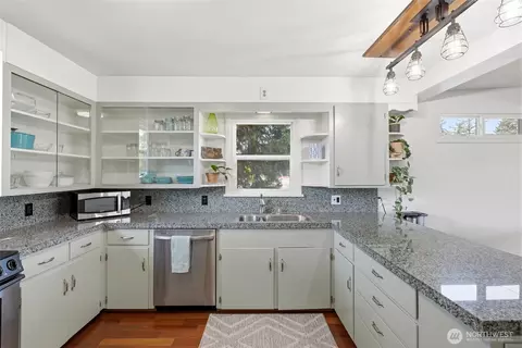 Kitchen - 4826 Delaware Ave, Everett, WA 98203 photo 2 of 5