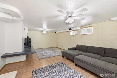 Living - 4826 Delaware Ave, Everett, WA 98203 photo 8 of 8