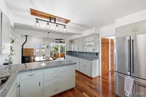 Kitchen - 4826 Delaware Ave, Everett, WA 98203 photo 4 of 5