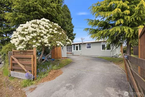Exterior - 4826 Delaware Ave, Everett, WA 98203 photo 5 of 6