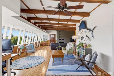 Living - 4826 Delaware Ave, Everett, WA 98203 photo 6 of 8
