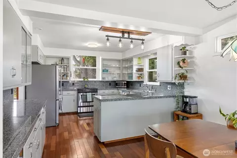 Kitchen - 4826 Delaware Ave, Everett, WA 98203 photo 3 of 5