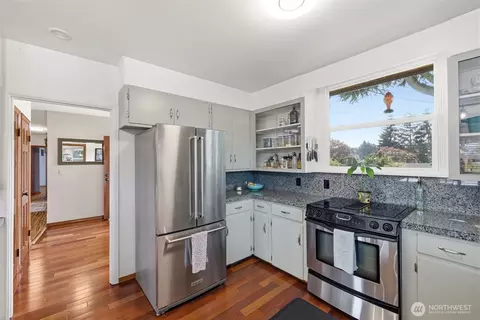 Kitchen - 4826 Delaware Ave, Everett, WA 98203 photo 5 of 5