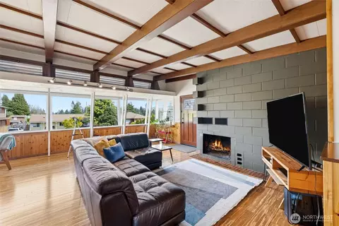 Living - 4826 Delaware Ave, Everett, WA 98203 photo 1 of 8