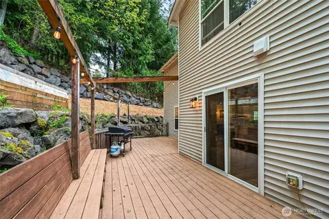 Exterior - 11632 54th Dr SE, Everett, WA 98208 photo 2 of 3