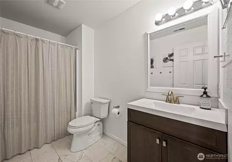 Bath - 11632 54th Dr SE, Everett, WA 98208 photo 2 of 3