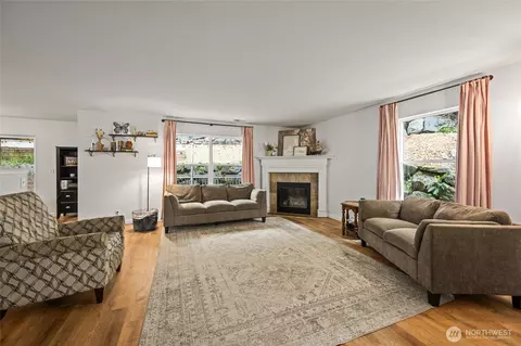 Living - 11632 54th Dr SE, Everett, WA 98208 photo 1 of 2